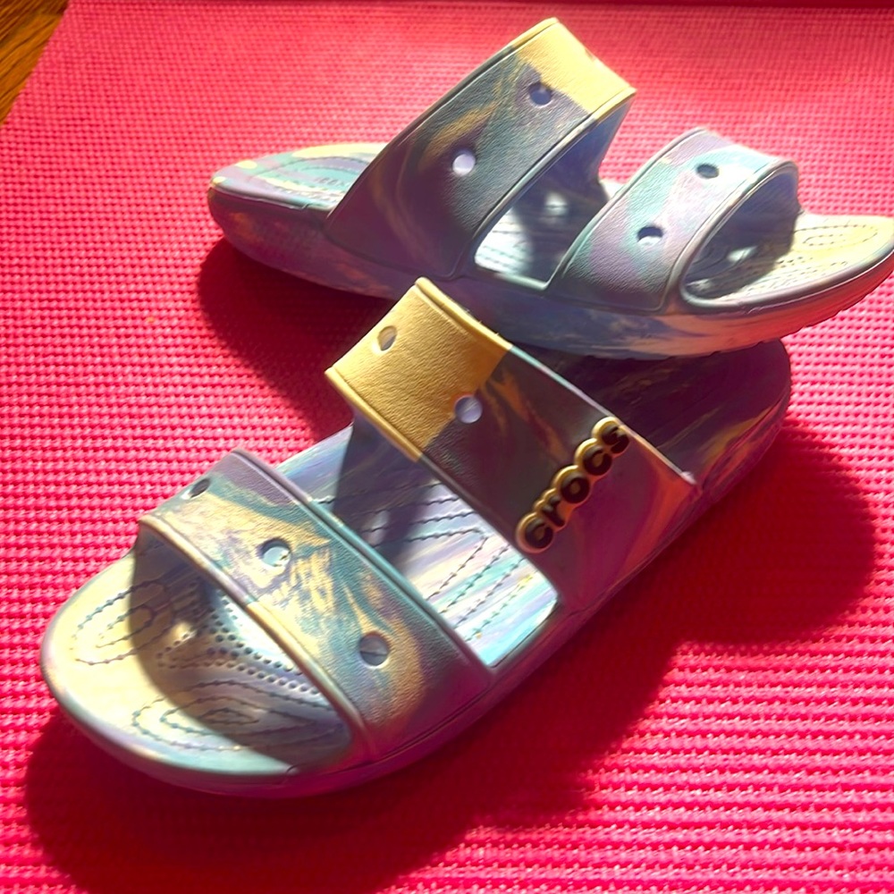 Crocs sandals tie dye blue-purple size 8